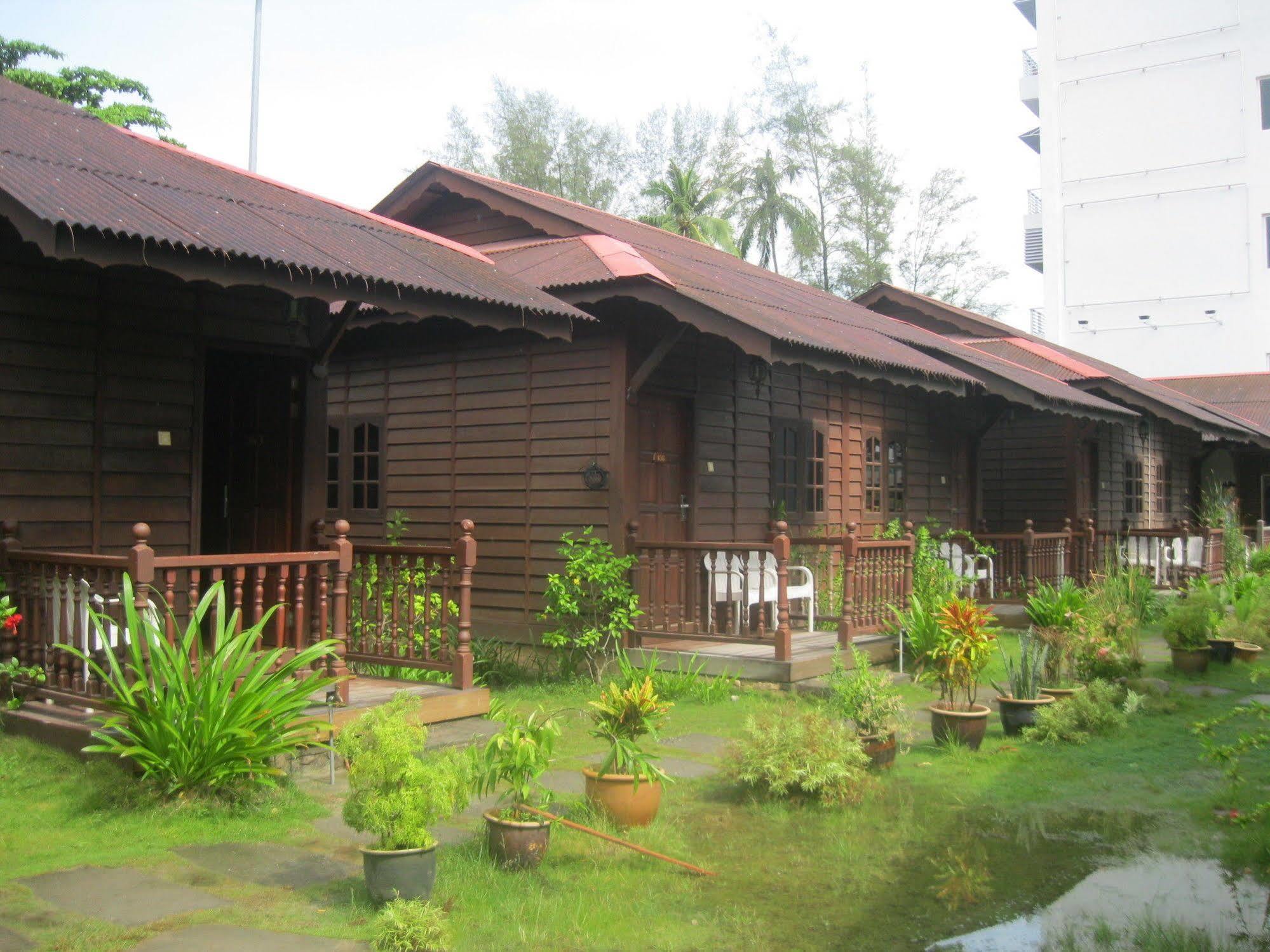 Langgura Baron Resort Pantai Cenang  Exterior photo